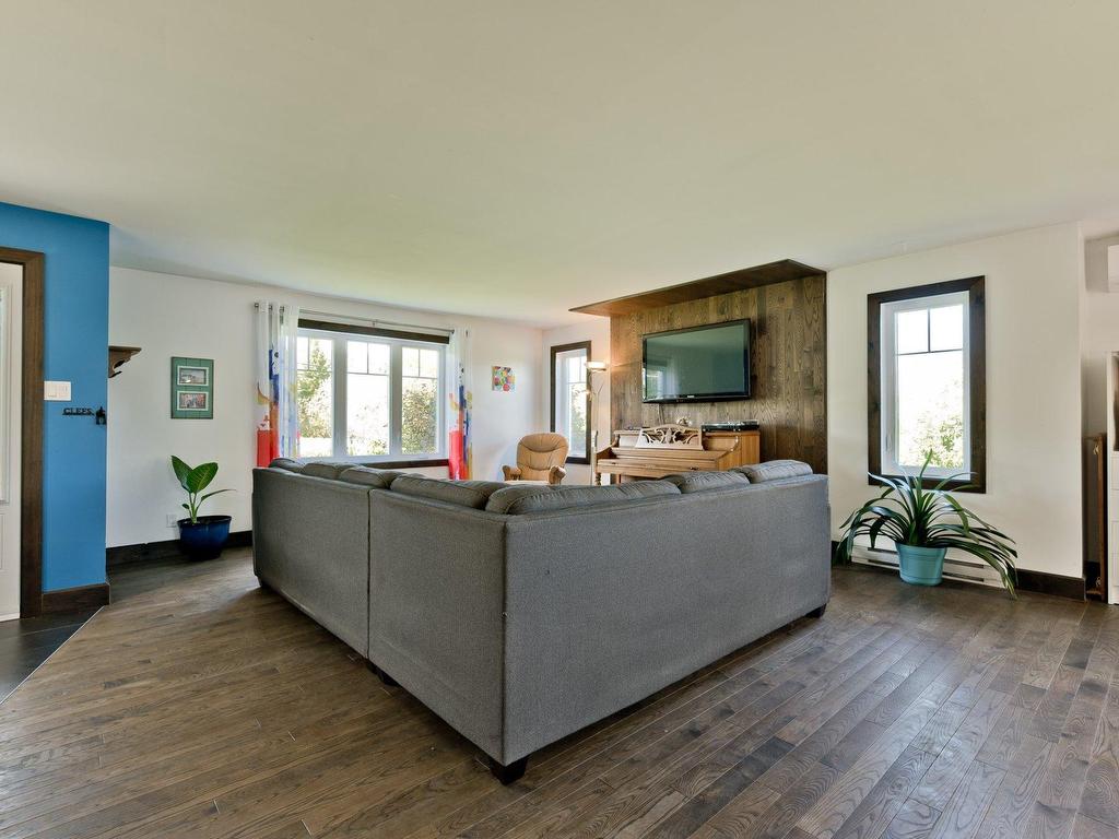 









238


Rue Principale

,
Saint-François-Xavier-de-Brompton,




QC
J0B2V0

