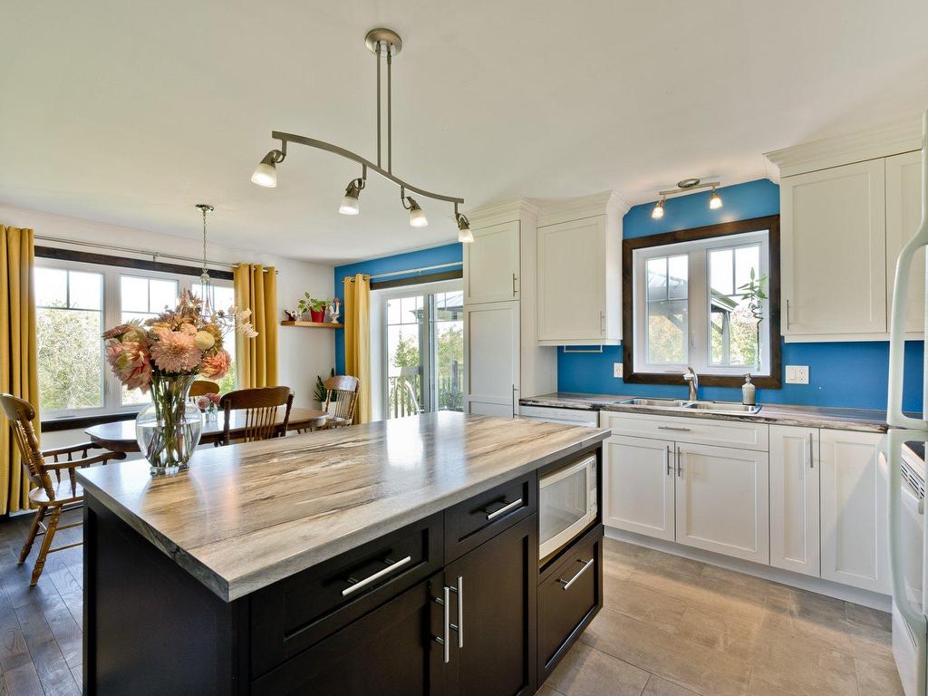 









238


Rue Principale

,
Saint-François-Xavier-de-Brompton,




QC
J0B2V0

