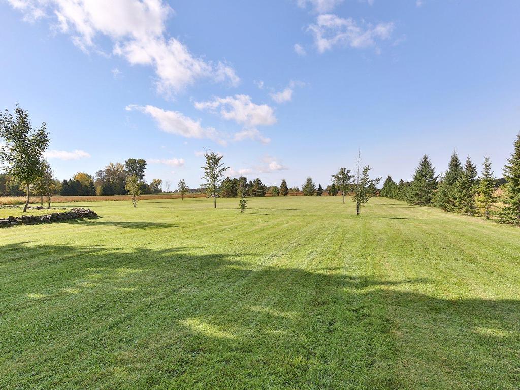 









2090


Ch. de la Grande-Ligne

,
Saint-Alexandre,




QC
J0J1S0


