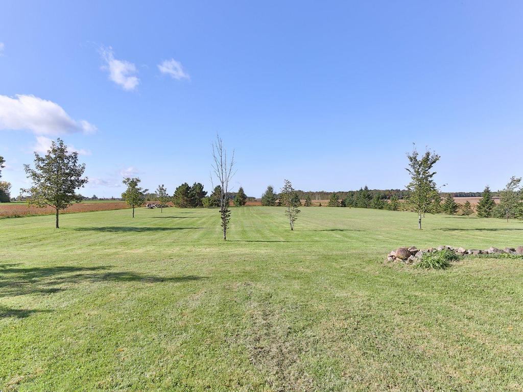 









2090


Ch. de la Grande-Ligne

,
Saint-Alexandre,




QC
J0J1S0

