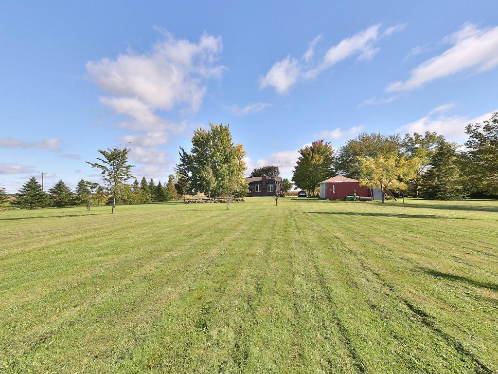 









2090


Ch. de la Grande-Ligne

,
Saint-Alexandre,




QC
J0J1S0

