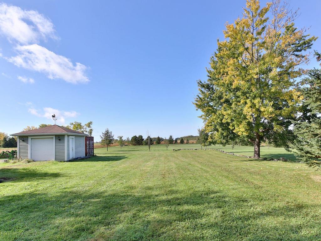 









2090


Ch. de la Grande-Ligne

,
Saint-Alexandre,




QC
J0J1S0

