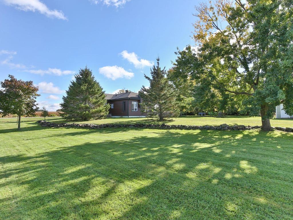 









2090


Ch. de la Grande-Ligne

,
Saint-Alexandre,




QC
J0J1S0


