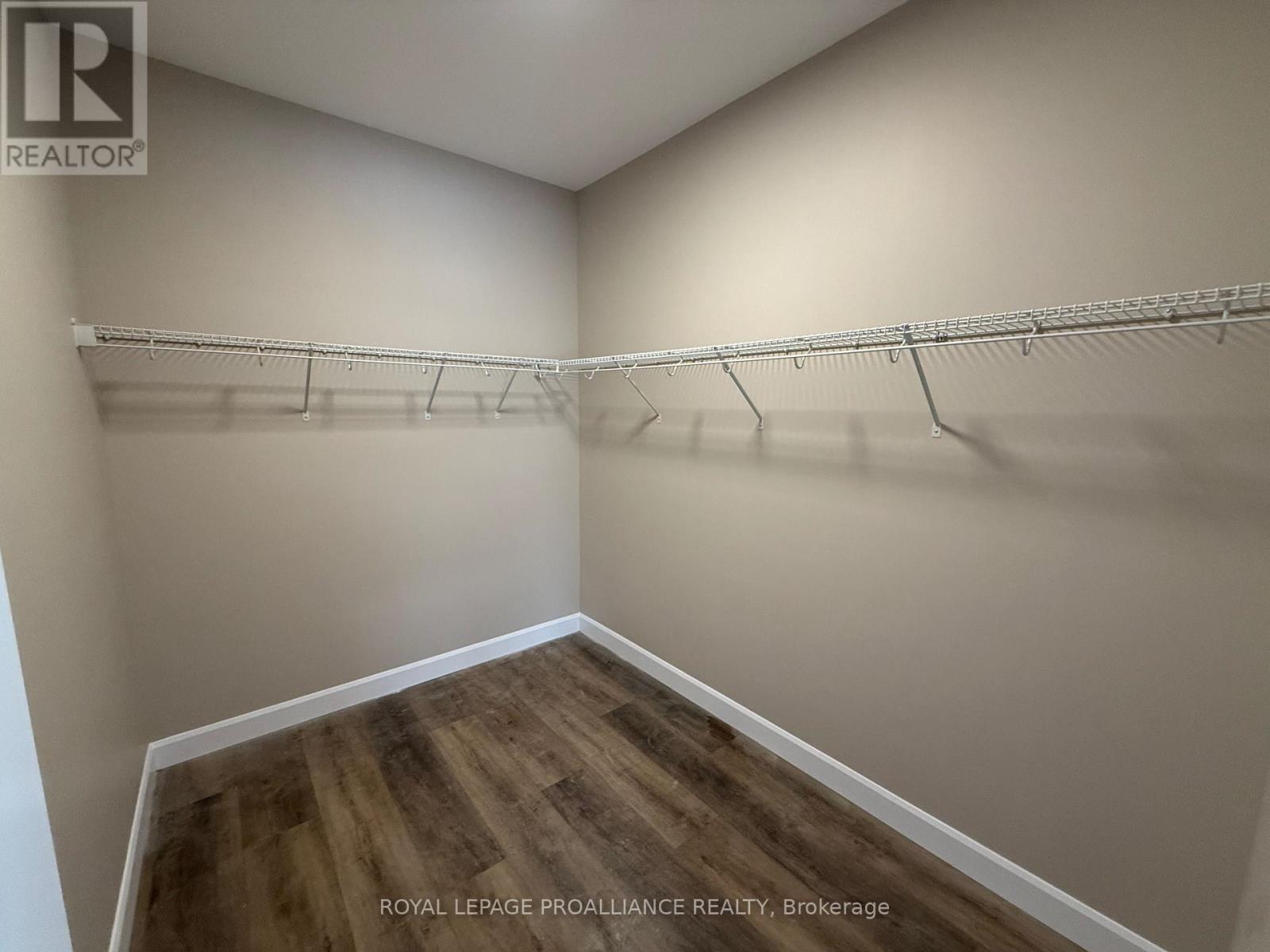 












60 HASTINGS PARK DRIVE

,
Belleville (Belleville Ward),




Ontario
K8P0H7

