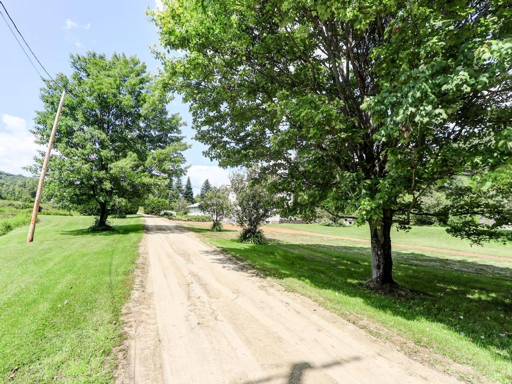 









369Z


Imp. de Gramont

,
Boileau,




QC
J0V1N0

