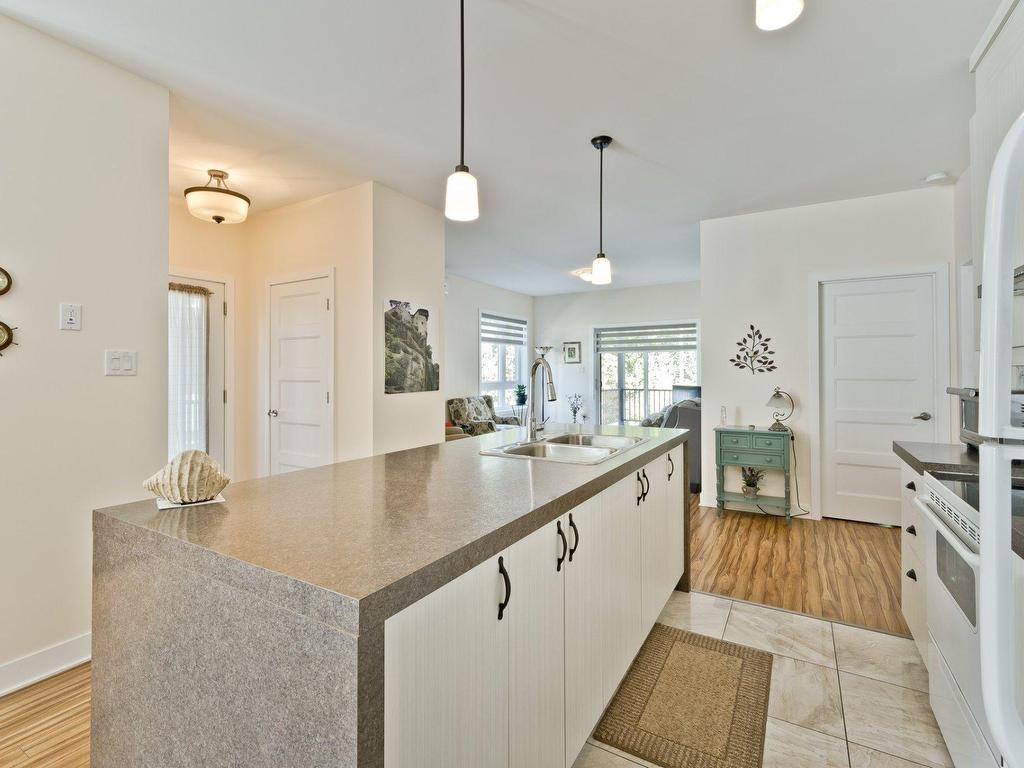









1617

 - 1623


Rue Principale E.

,
Magog,




QC
J1X1Z8

