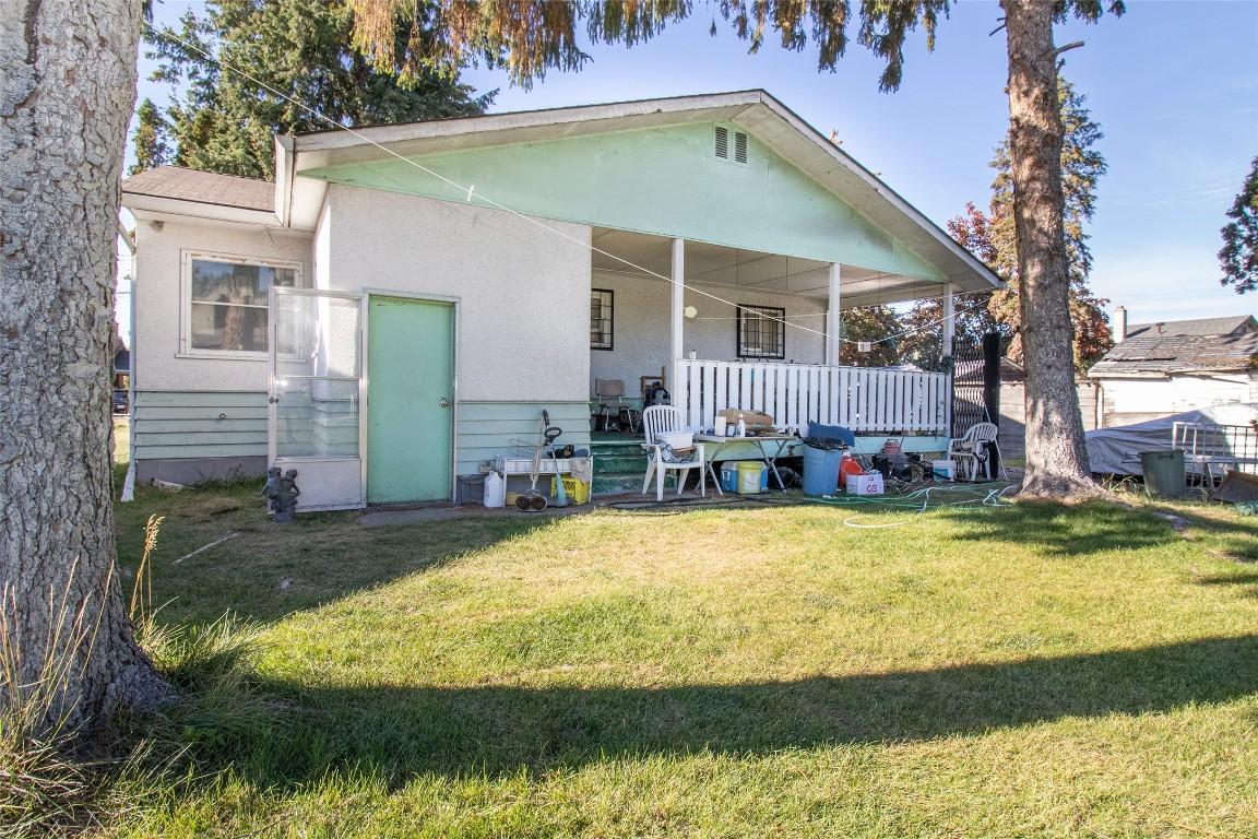 









325


Sadler

Road,
Kelowna,




BC
V1X 2Y6

