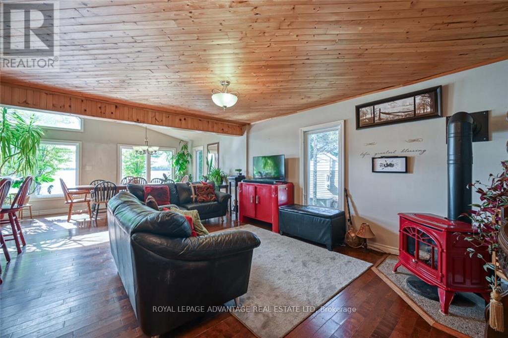 












111 RIDEAU STREET

,
Drummond/North Elmsley,




Ontario
K7H3C7

