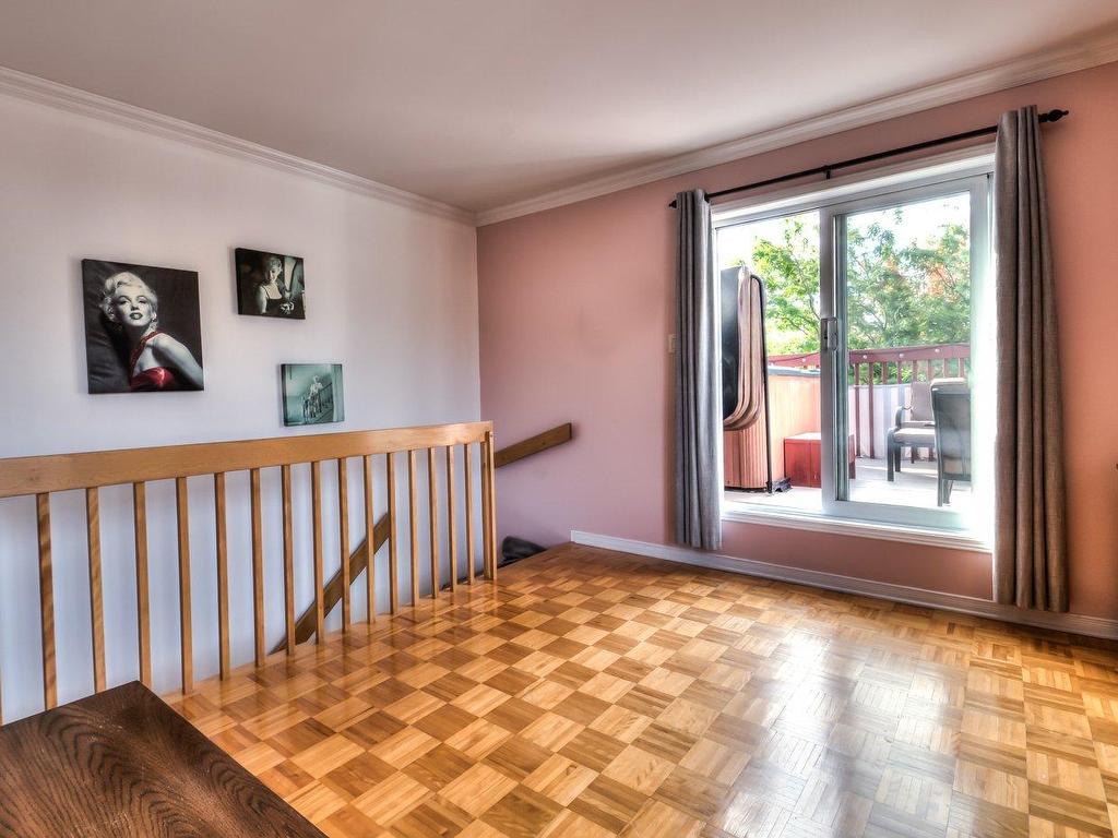 









4600


Av. Charlemagne

,
Montréal (Rosemont/La Petite-Patrie),




QC
H1X3P2

