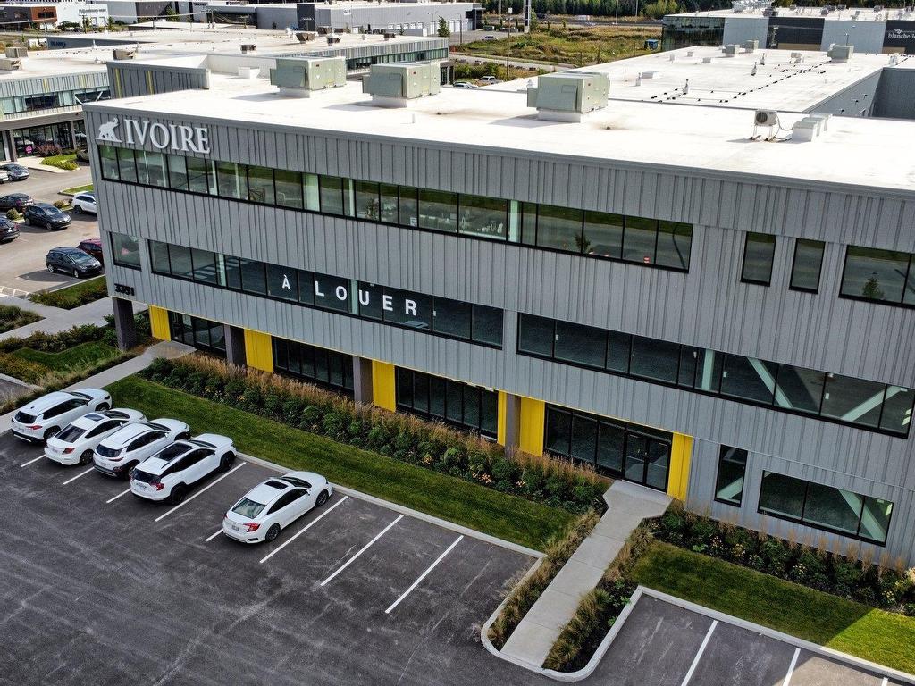 









3351


Av. de la Gare

, 300,
Mascouche,




QC
J6W6M1

