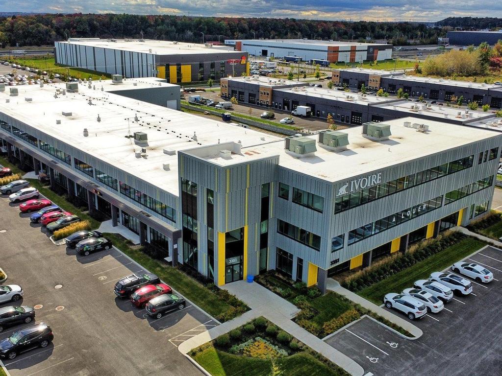 









3351


Av. de la Gare

, 300,
Mascouche,




QC
J6W6M1

