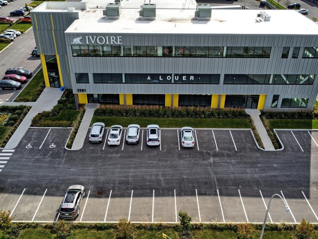 









3351


Av. de la Gare

, 300,
Mascouche,




QC
J6W6M1

