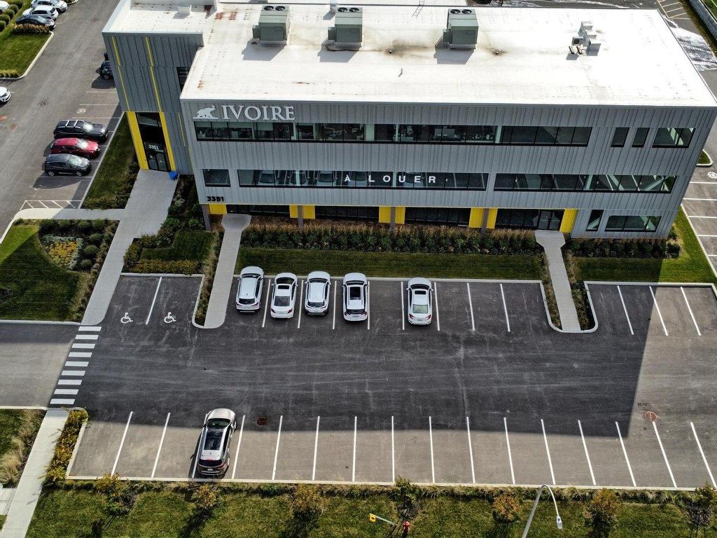 









3351


Av. de la Gare

, 300,
Mascouche,




QC
J6W6M1

