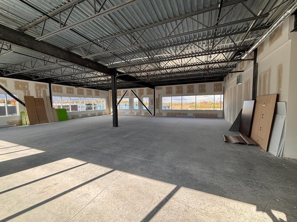 









3351


Av. de la Gare

, 300,
Mascouche,




QC
J6W6M1

