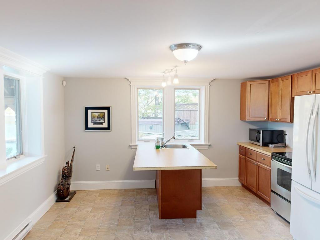 












81 Saskatoon Drive

,
Halifax,




NS
B3M 3H8

