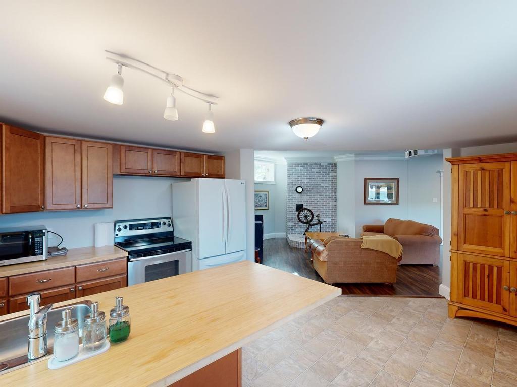 












81 Saskatoon Drive

,
Halifax,




NS
B3M 3H8

