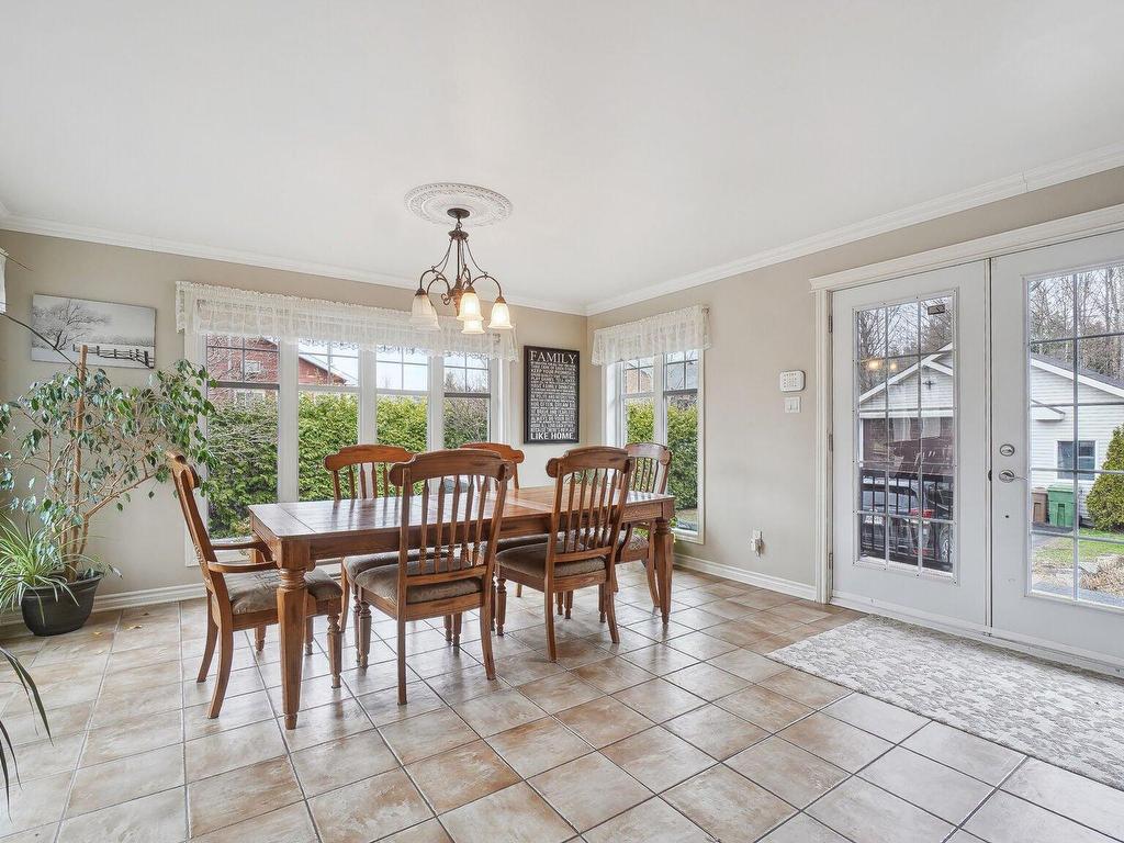 









1218


Rue Nancy

,
Saint-Jérôme,




QC
J5L2P9

