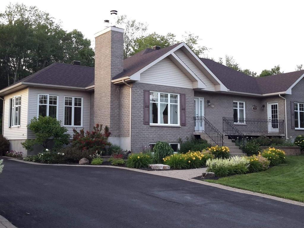 









1218


Rue Nancy

,
Saint-Jérôme,




QC
J5L2P9

