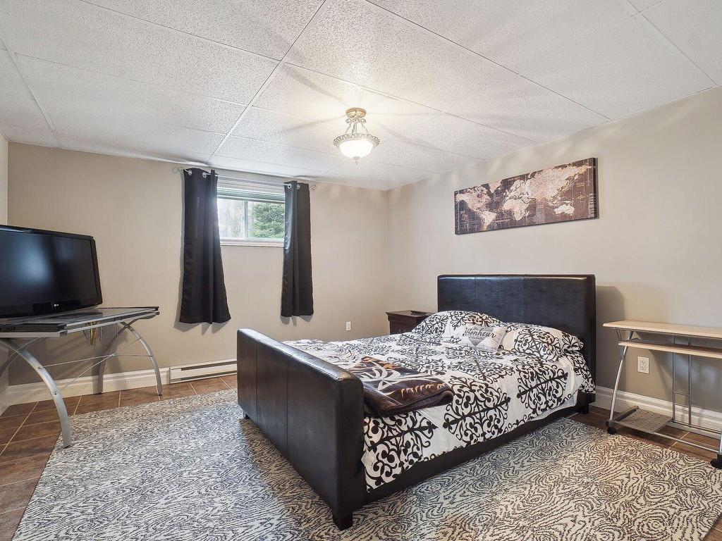 









1218


Rue Nancy

,
Saint-Jérôme,




QC
J5L2P9

