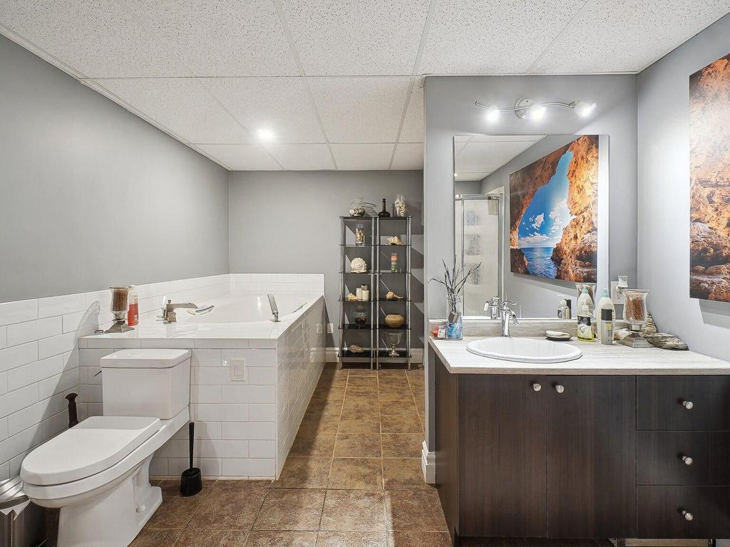 









1218


Rue Nancy

,
Saint-Jérôme,




QC
J5L2P9

