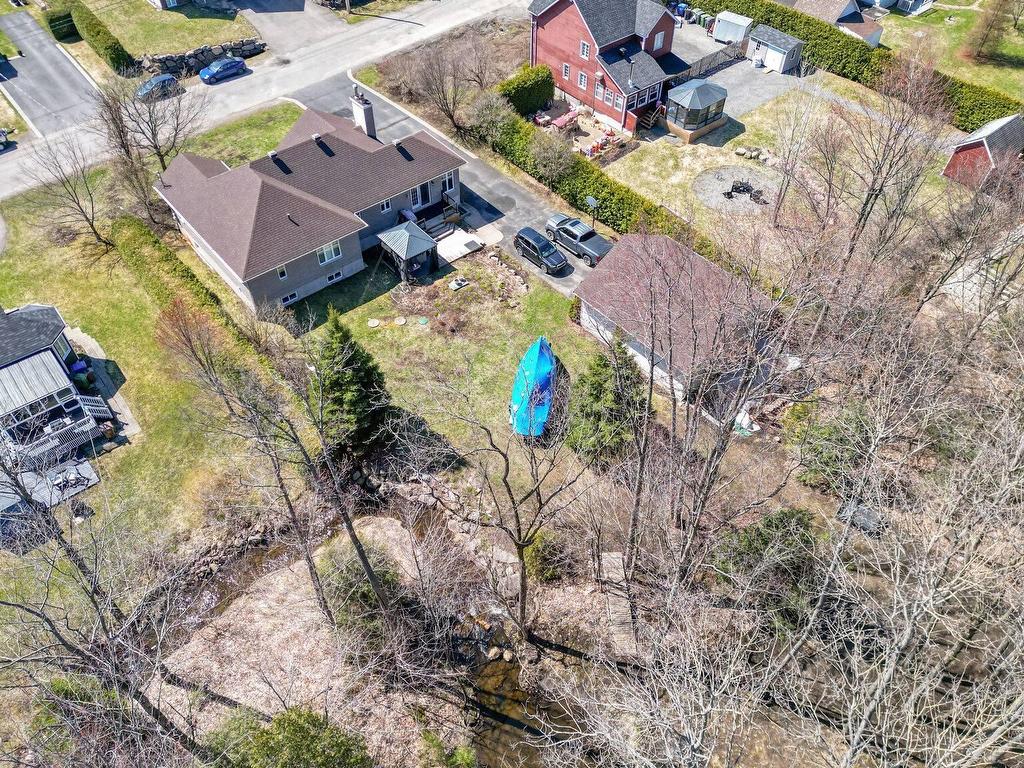 









1218


Rue Nancy

,
Saint-Jérôme,




QC
J5L2P9

