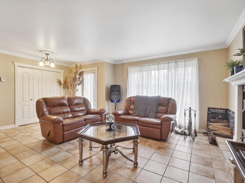 









1218


Rue Nancy

,
Saint-Jérôme,




QC
J5L2P9

