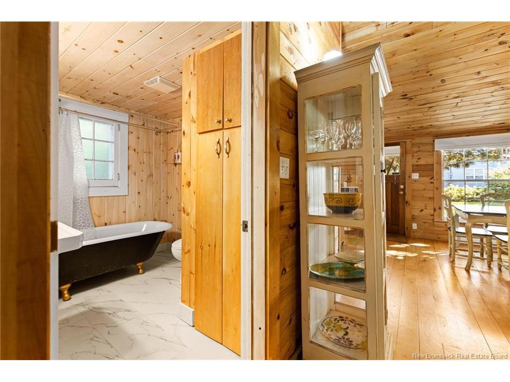 









23


Duke

,
Pointe-Du-Chêne,




NB
E4P 4C9

