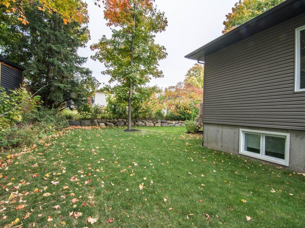 









816


Place de Quénéblay

,
Roxton Pond,




QC
J0E1Z0

