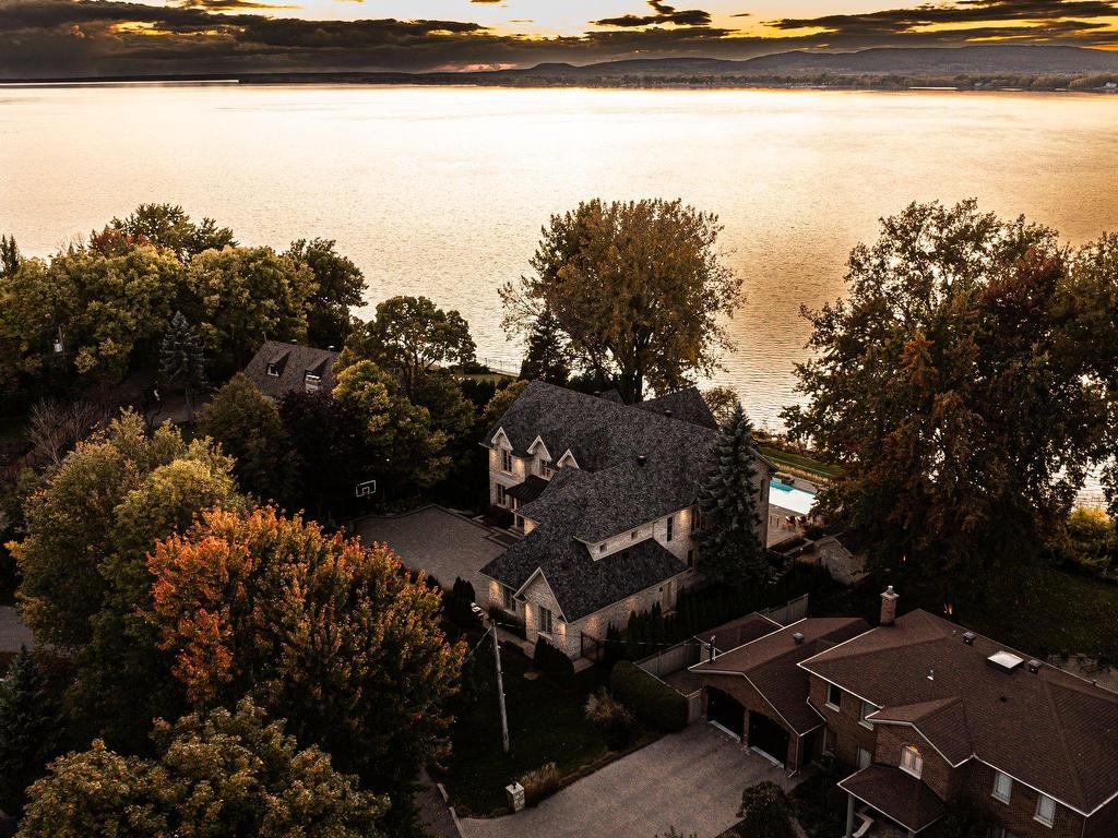 









18


Tsse Pagé

,
Montréal (L'Île-Bizard/Sainte-Geneviève),




QC
H9E1N7

