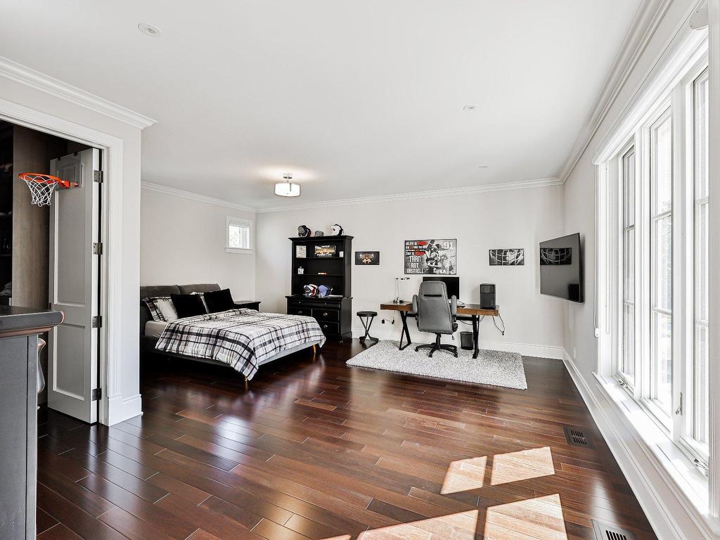 









18


Tsse Pagé

,
Montréal (L'Île-Bizard/Sainte-Geneviève),




QC
H9E1N7

