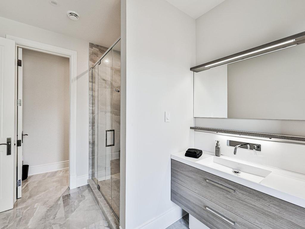 









18


Tsse Pagé

,
Montréal (L'Île-Bizard/Sainte-Geneviève),




QC
H9E1N7


