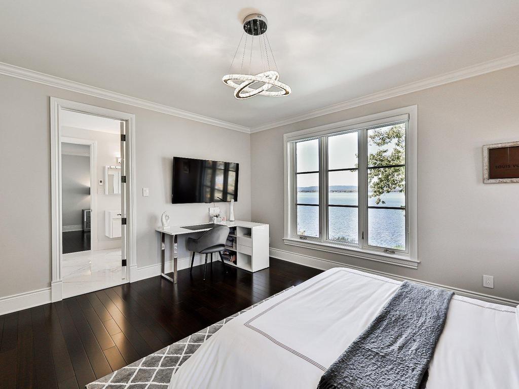 









18


Tsse Pagé

,
Montréal (L'Île-Bizard/Sainte-Geneviève),




QC
H9E1N7

