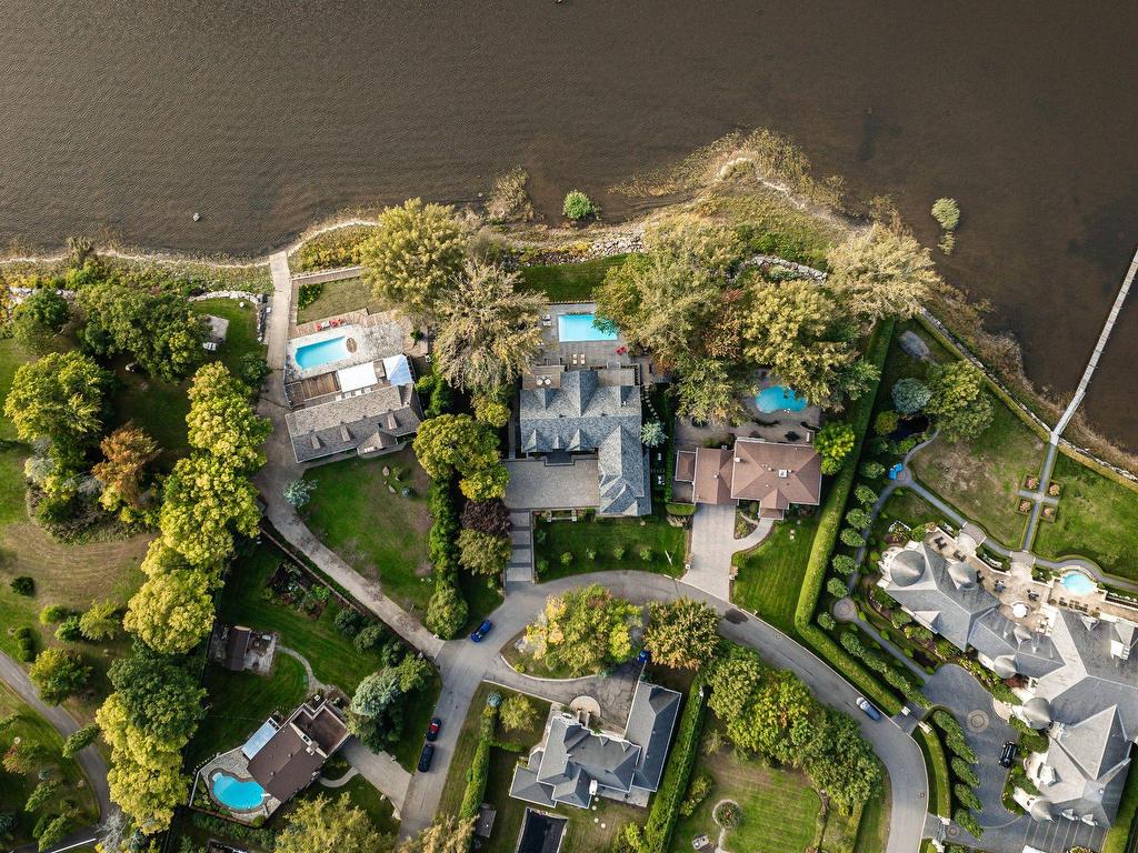 









18


Tsse Pagé

,
Montréal (L'Île-Bizard/Sainte-Geneviève),




QC
H9E1N7

