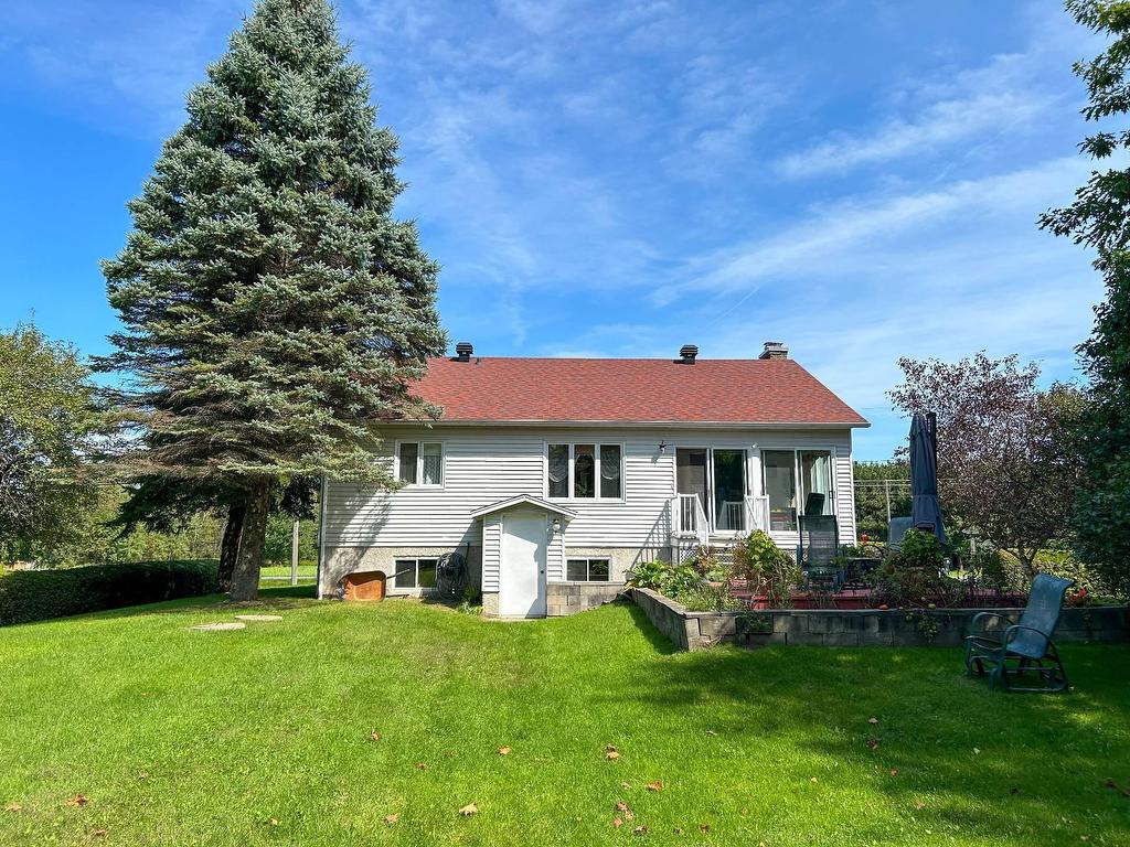 









325Z


4e rang de Simpson

,
Saint-Cyrille-de-Wendover,







QC
J1Z1T8

