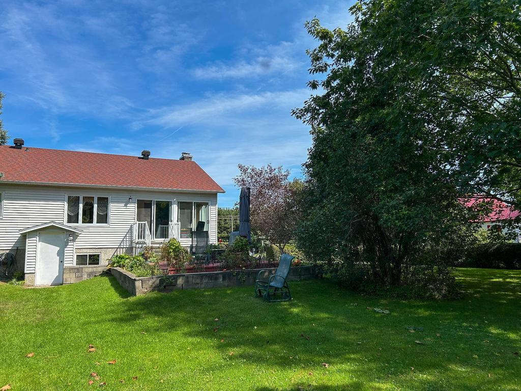 









325Z


4e rang de Simpson

,
Saint-Cyrille-de-Wendover,







QC
J1Z1T8

