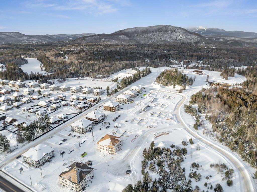 









590


Rue du Ruisseau

, 100,
Mont-Tremblant,




QC
J8E0S6

