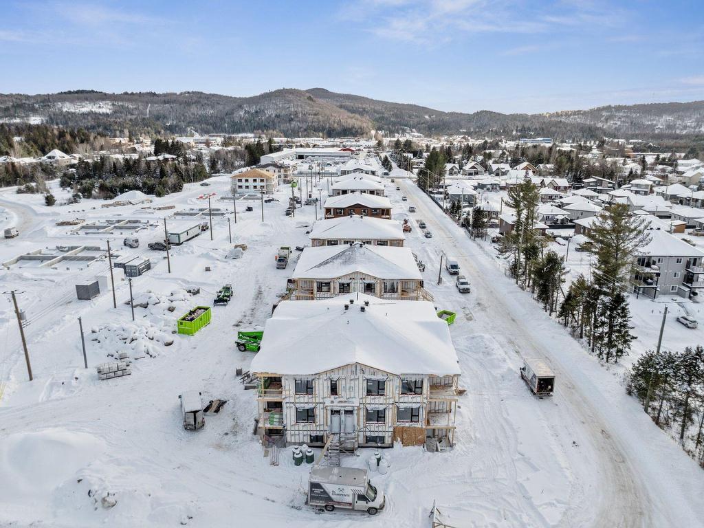 









590


Rue du Ruisseau

, 100,
Mont-Tremblant,




QC
J8E0S6

