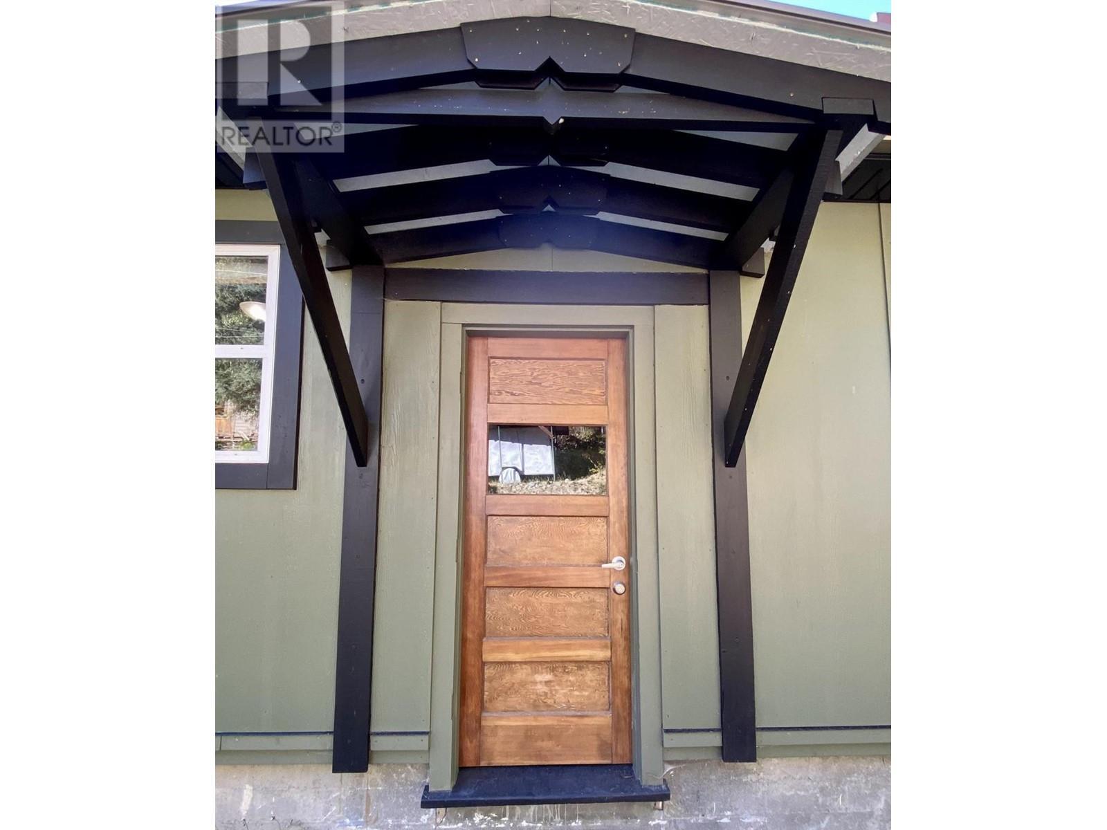 












6927 CUSTOMS Road

,
Kingsgate,




British Columbia
V0B1V1

