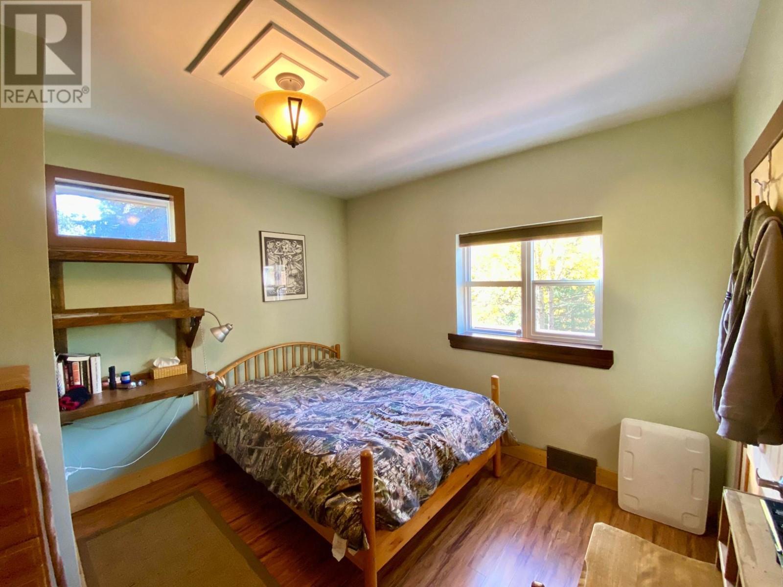 












6927 CUSTOMS Road

,
Kingsgate,




British Columbia
V0B1V1

