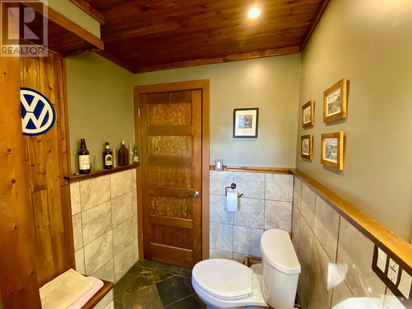 












6927 CUSTOMS Road

,
Kingsgate,




British Columbia
V0B1V1


