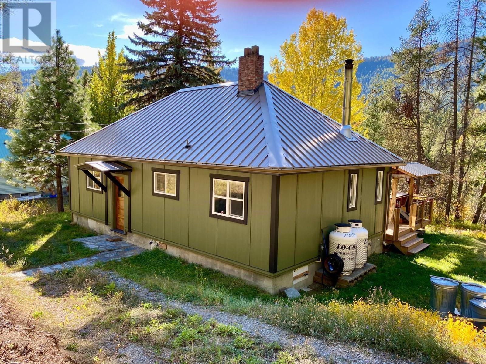 












6927 CUSTOMS Road

,
Kingsgate,




British Columbia
V0B1V1

