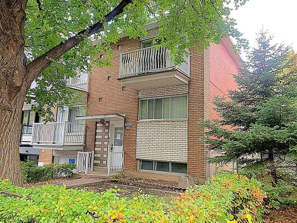 









6885

 - 6889


44e Avenue

,
Montréal (Rosemont/La Petite-Patrie),




QC
H1T2P3

