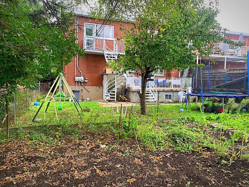 









6885

 - 6889


44e Avenue

,
Montréal (Rosemont/La Petite-Patrie),




QC
H1T2P3

