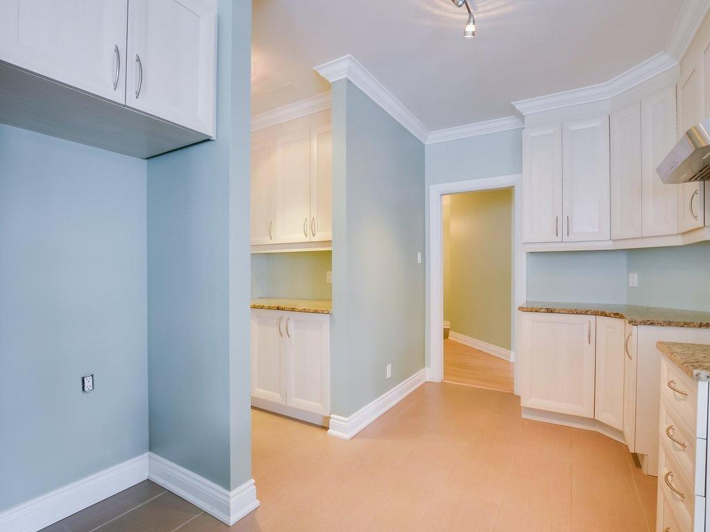 









224


Boul. Alexandre-Taché

, 203,
Gatineau (Hull),




QC
J9A0B8

