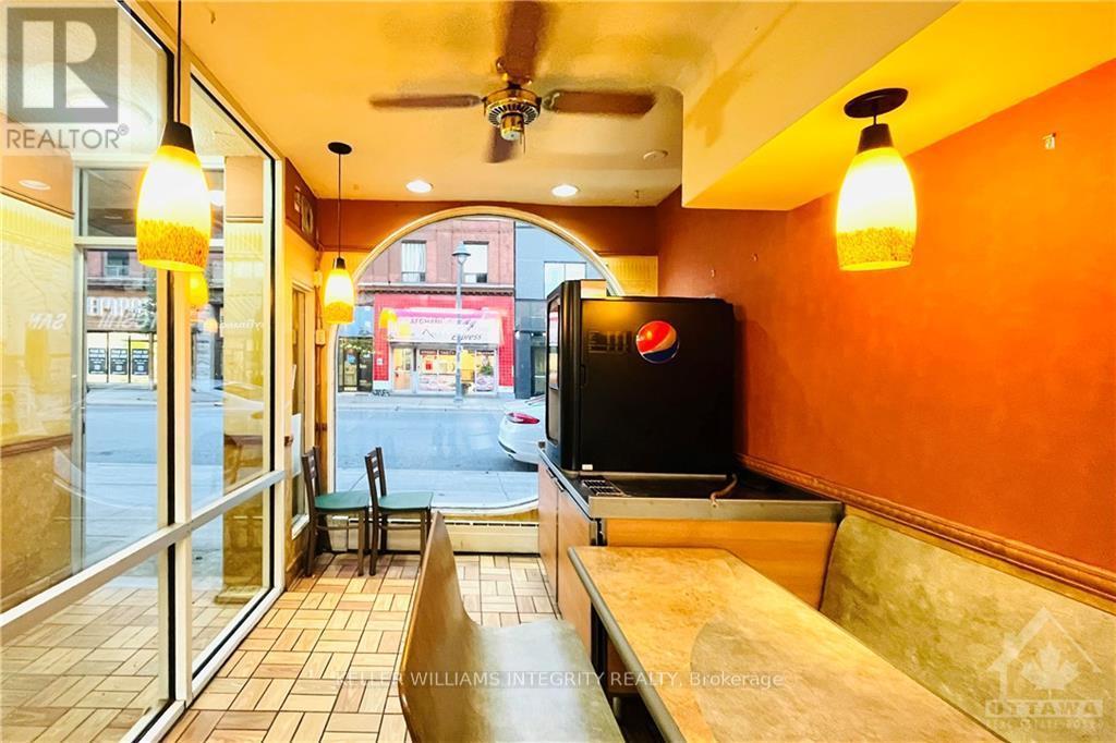 












1 - 248 BANK STREET

,
Ottawa,




Ontario
K2P1X4

