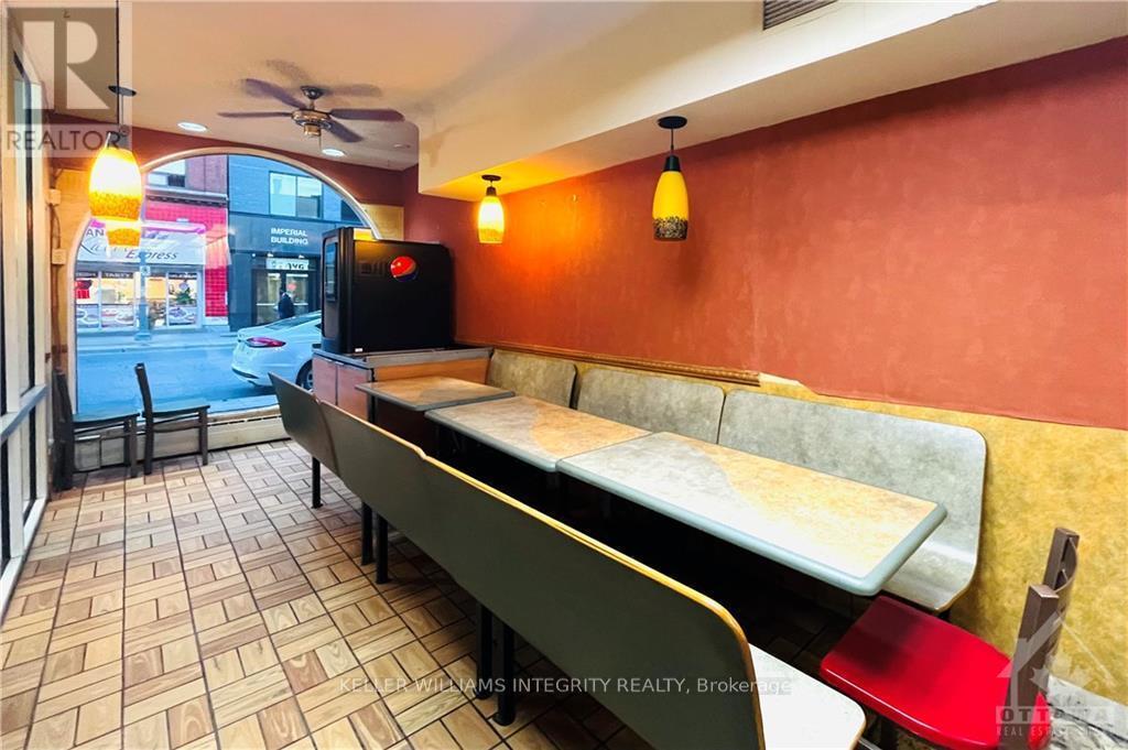 












1 - 248 BANK STREET

,
Ottawa,




Ontario
K2P1X4

