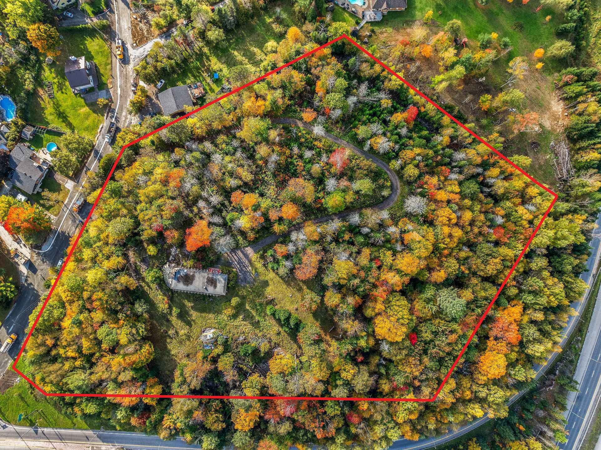 









1325


Rue du Bourg-Joli

,
Sainte-Adèle,







QC
J8B1W8

