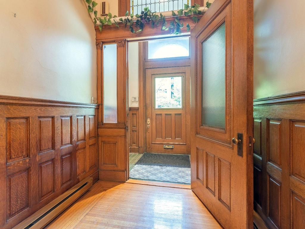 









1587


Av. du Docteur-Penfield

,
Montréal (Ville-Marie),




QC
H3G1C6


