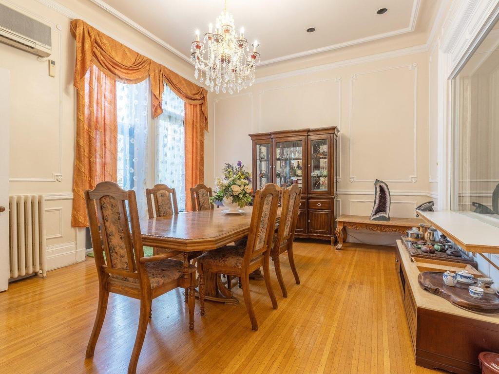 









1587


Av. du Docteur-Penfield

,
Montréal (Ville-Marie),




QC
H3G1C6

