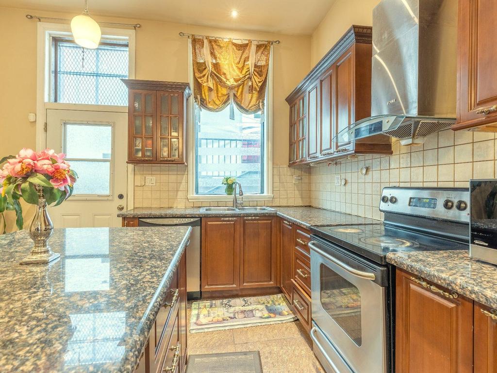 









1587


Av. du Docteur-Penfield

,
Montréal (Ville-Marie),




QC
H3G1C6

